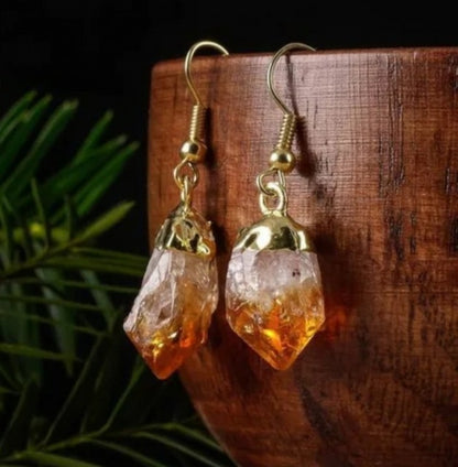 Elegante og enkle øredobber i Ice Cube Drop Design m/krok, Goldplated - Raw CITRINE ( heated ) , small size