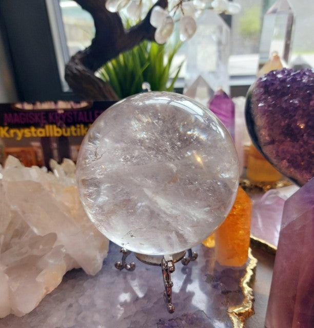 Vakker Small Clear Quartz Small Sphere krystallkule  , ca. 40 - 45mm...