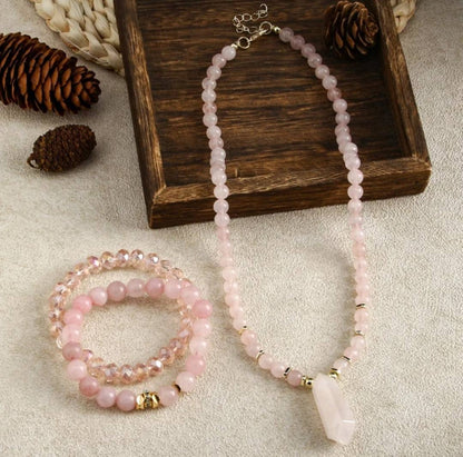 Nytt 2025 BOHEMIAN ROSE QUARTZ & Decor Design Smykkesett ( Kjede, Armbånd )