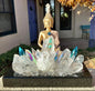 Fantastisk håndlaget Kvarts Krystall Lampedekorasjon i GOLDEN SITTING BUDDHA Design med Aura Quartz , Clear Quartz, " Radiating Sunshine "