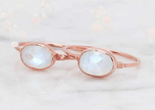 Ny, hÅndlaget rustik Rosegull Ring med Moonstone