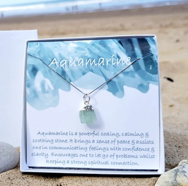 Vakkert Birthstone Designkjede m/RÅsten - Aquamarine - Gold Electroplated