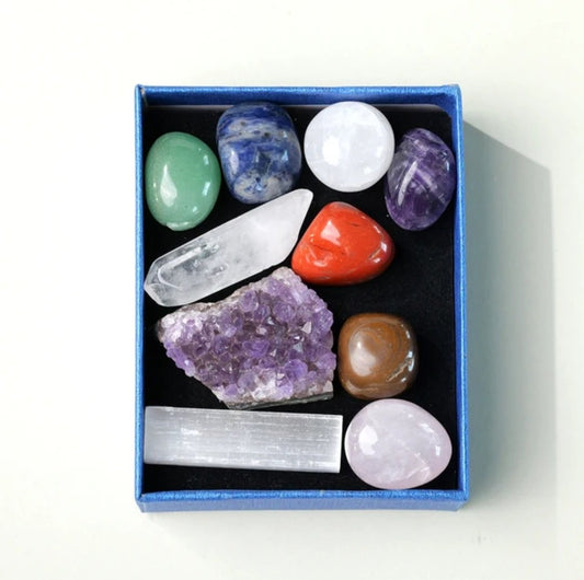 Nytt Chakra Sett med m/ Ametyst Cluster + 7 pcs 20mm Chakra tromlede stener , Selenite, Clear Quartz Point