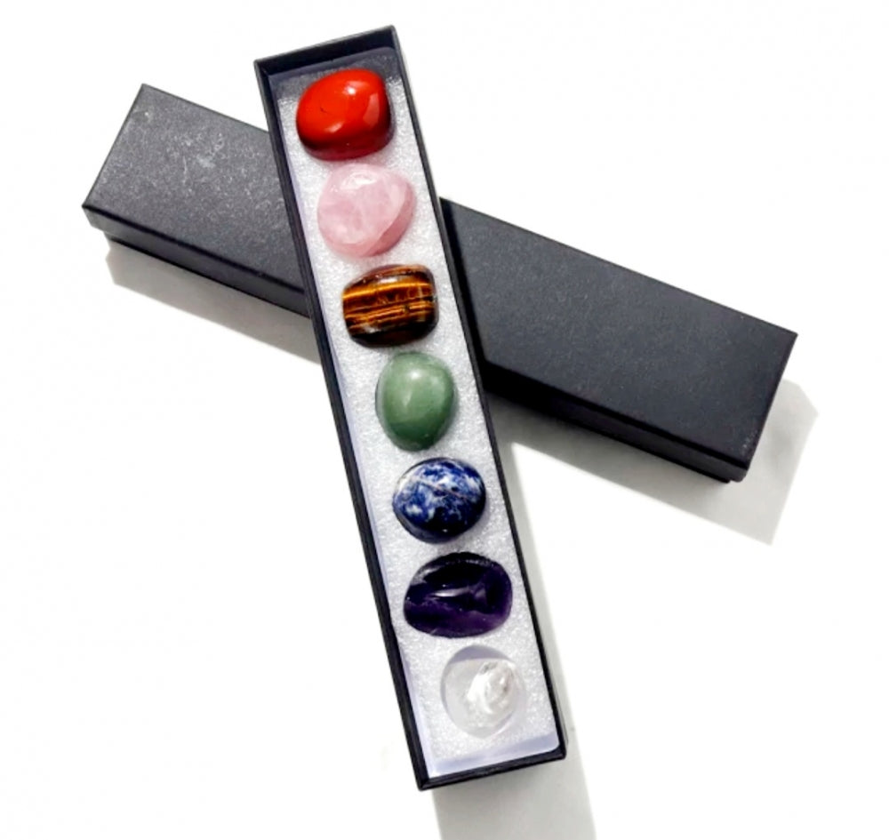 7 deler Chakra Krystallsett m/tromlede stener i gaveeske