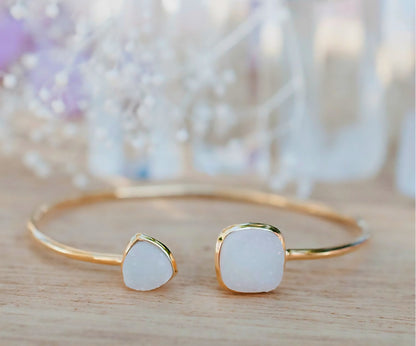 CILA Design Armbånd w/ Moonstone, Gold Electroplated