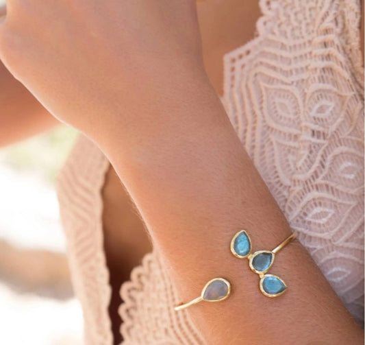 CILA Design Armbånd w/ Labradorite , 4 Blade Design, Gold Electroplated
