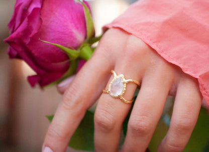 Ny og vakker, enkel håndlaget " RACHEL " Gold Vermeil m/ Rose Quartz