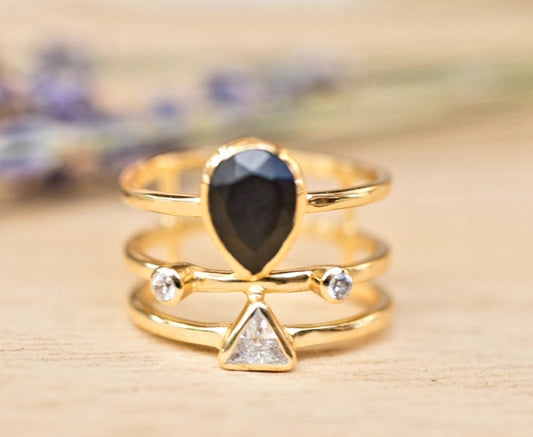 Håndlaget ny Design Ring " Lolita " - 2 stone ringdesign med små stener i black Onyx &amp; white Topaz, Gold Electroplated