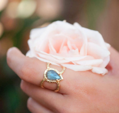 Ny og vakker, enkel håndlaget " RACHEL " Gold Vermeil m/ LABRADORITE