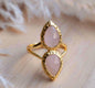 Ny og vakker, enkel håndlaget " LOTUS " Gold Plated Ring m/ Rose Quartz Stones
