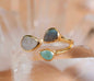 Håndlaget "Thayne - 3 stone" Ring med små stener i Labradorite, Moonstone og Aqua Chalsedony, 18 Gold Electroplated