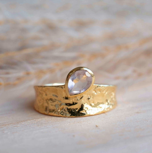 HÅndlaget, Designring med Rose Quartz i tykt ringdesign 18 K Gold Electroplated.