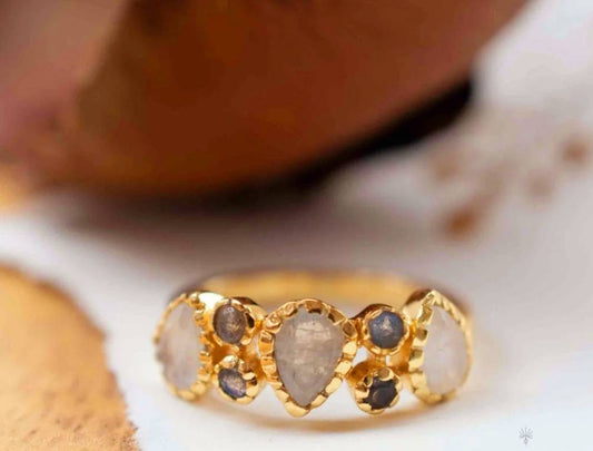 HÅndlaget, Designring med Moonstone & Labradorite 18K Gold Electroplated.