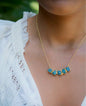 Nytt, vakkert Cila Designkjede i Raw 5 stone Aqua Chalsedony , 18K Goldplated