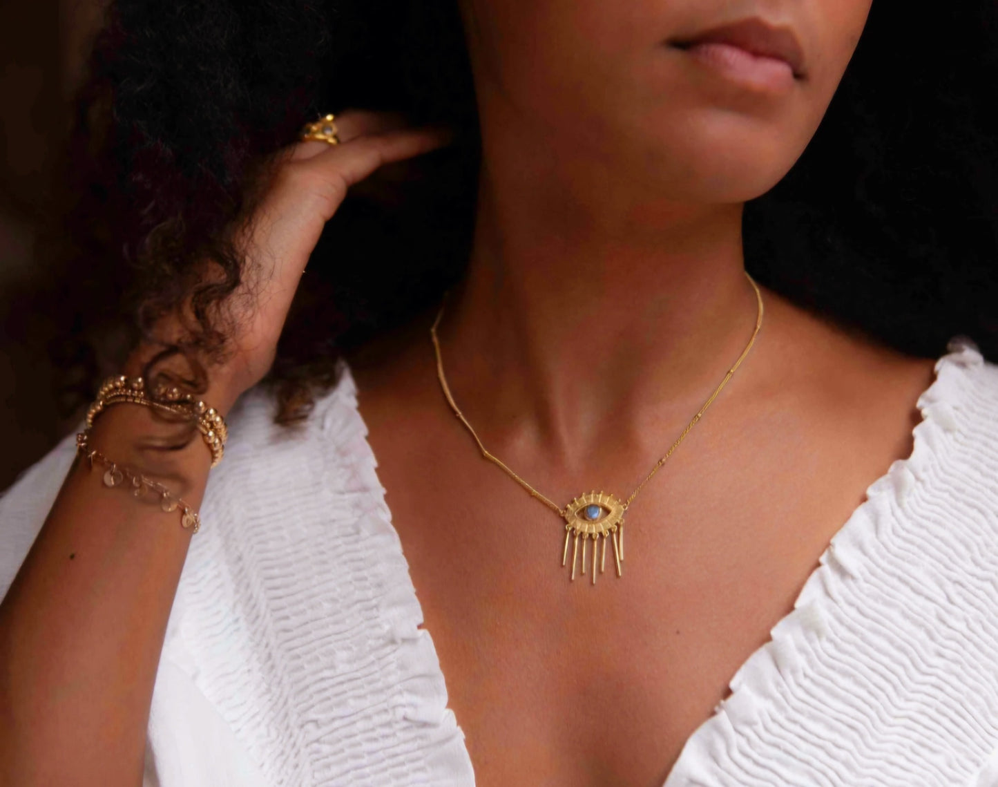 Nytt og vakkert "Evil Eye " Necklace * Moonstone, 18K Goldplated