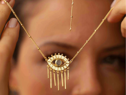 Nytt og vakkert "Evil Eye " Necklace * Moonstone, 18K Goldplated
