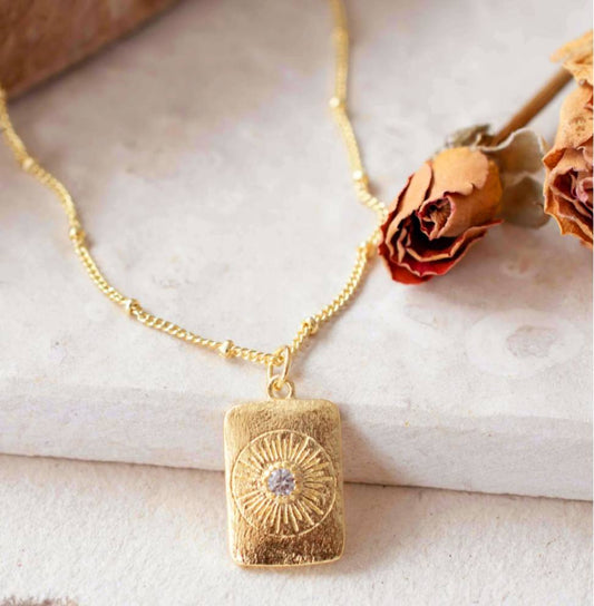 Nytt og vakkert "Evil Eye " Necklace , w/Center Cubic Zircona, 18K Goldplated