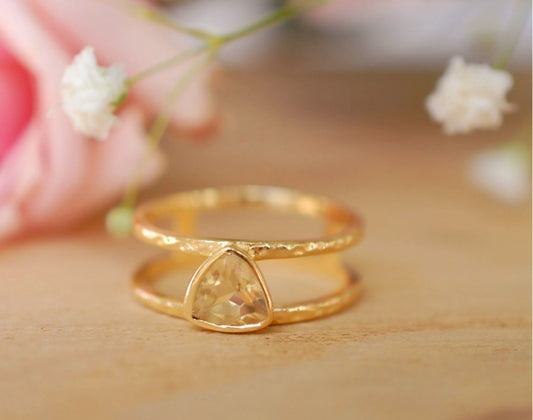 Ny Cila " Pamela " Designring, Yellow Quartz - 18K Gold Vermeil ( Gold on Silver )