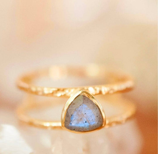Ny Cila " Pamela " Designring, Labradorite - 18K Gold Vermeil ( Gold on Silver )