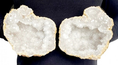 XLarge Sparkly Coconut White Quartz Marocco Geode ( par ), ca. 3000gram, 17.5x15cm inkl. 2 stk. stativer