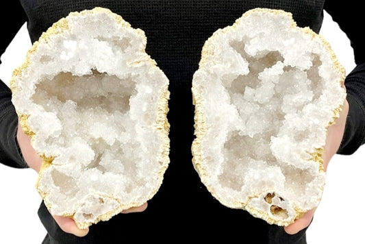 XLarge Sparkly Coconut White Quartz Marocco Geode ( par ), ca. 3500gram, 20x15cm inkl. 2 stk. stativer