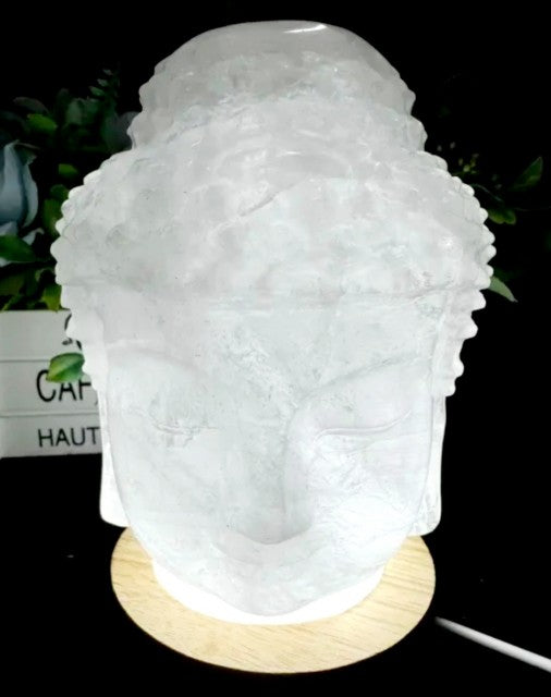 KAMPANJE / LARGE CLEAR QUARTZ BUDDHA HEAD - 10cm - inkl. LED Lysbase i Tre