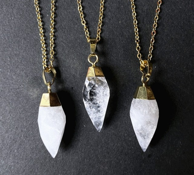 Nye Spike Point Pendel Anheng i Ice White Quartz m/kjede , Gold Electroplated