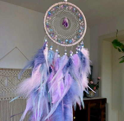 Vakker Indian Drømmefanger m/ledlys og Ametyst Krystalldesign, 16x60cm, Lilla/Rosa Andefjær