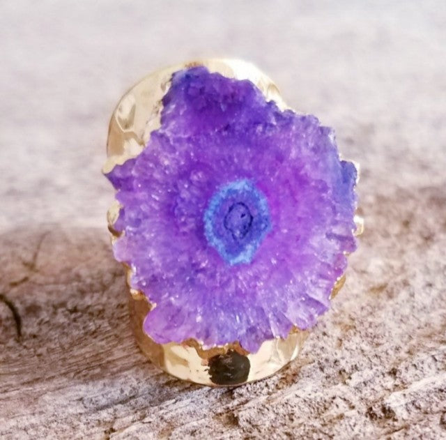 Vakker Purple Solar Quartz Gold Electroplated Geode Ring