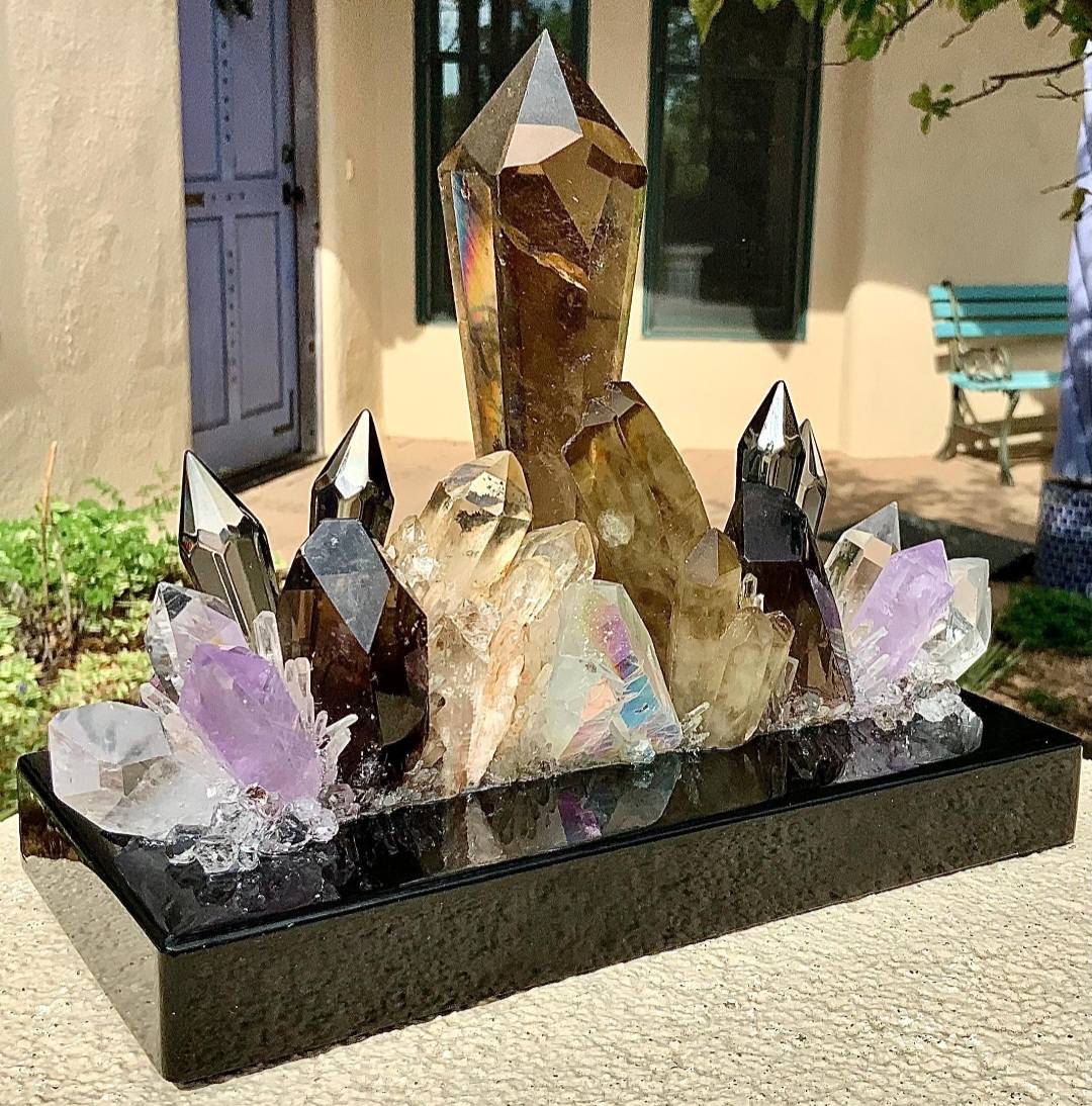 Fantastisk håndlaget CLEAR QUARTZ CRYSTAL Lysdekorasjon m/ Smoke Quartz, Clear Quartz, Ametyst, Angel Aura Quartz " Exalted Grounding "