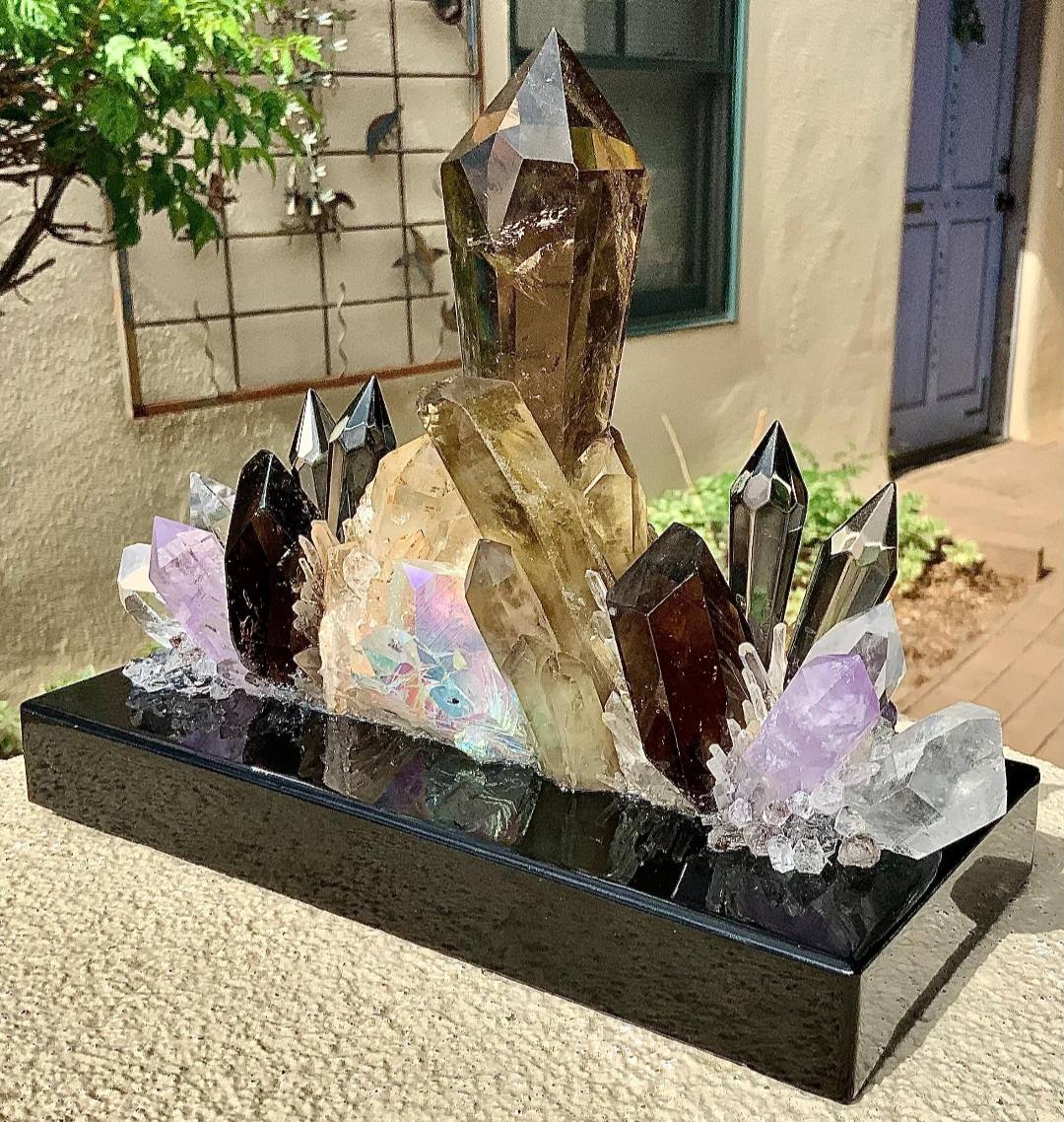Fantastisk håndlaget CLEAR QUARTZ CRYSTAL Lysdekorasjon m/ Smoke Quartz, Clear Quartz, Ametyst, Angel Aura Quartz " Exalted Grounding "