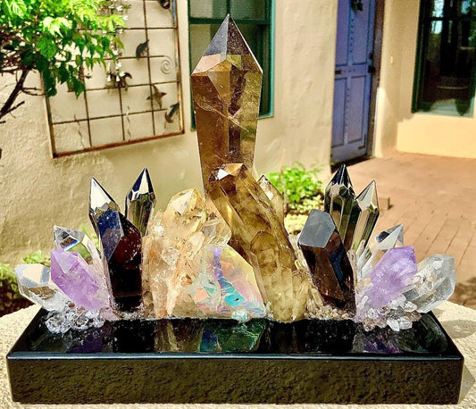 Fantastisk håndlaget CLEAR QUARTZ CRYSTAL Lysdekorasjon m/ Smoke Quartz, Clear Quartz, Ametyst, Angel Aura Quartz " Exalted Grounding "