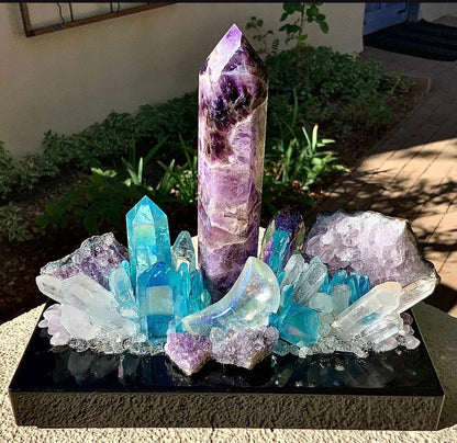 Fantastisk håndlaget QUARTZ & AMETHYST CRYSTAL Lysdekorasjon  - " CRADLED MOON "