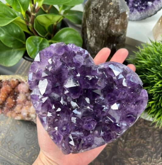 Large AAA Quality Brazilian Deep Purple Ametyst Heart, ca. 12 - 13 cm - + 1.2 - 1.5Kg