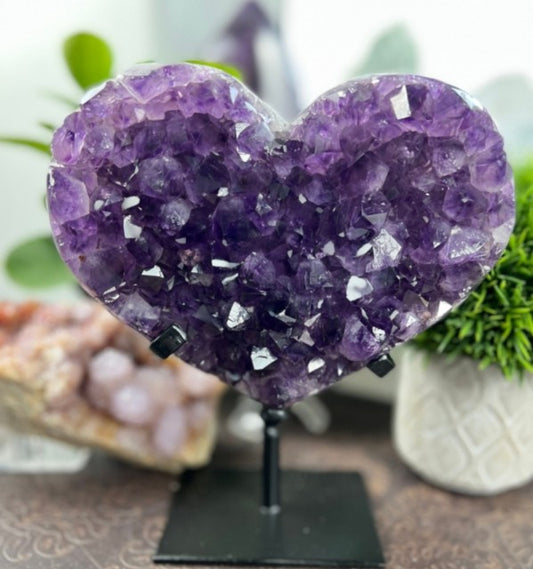 Large AAA Quality Brazilian Deep Purple Ametyst Heart, ca. 14 - 15cm - + 1.6 - 2kg