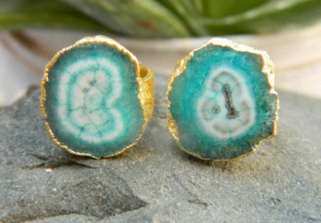Vakre Agat Geode Solar Quartz Ringer, justerbare, Gold electroplated, ca. 20mm sten i flere farger