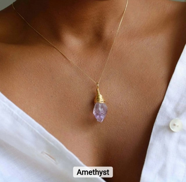 Nytt, enkelt og vakkert Ametyst RÅkvarts anheng m/kjede, gold electroplated