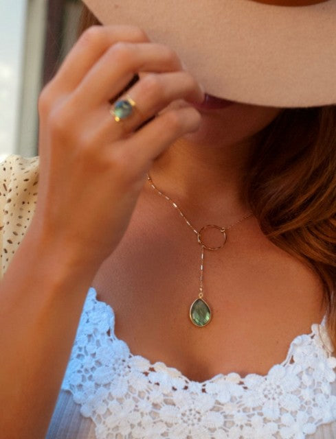 Nye CircleGem Designkjeder m/ Labradorite Tear Drop anheng, Gold Electroplated