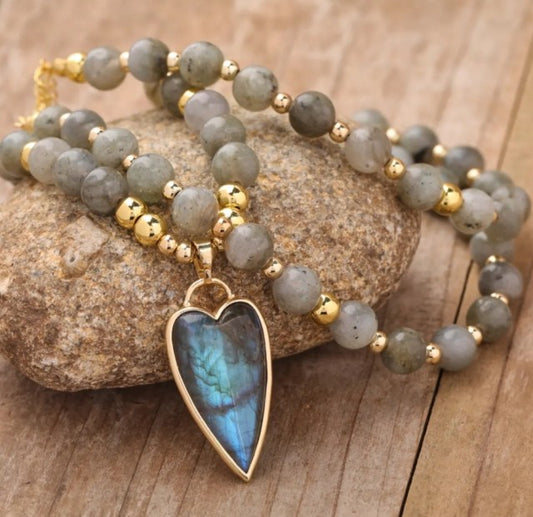 NYE FASHION CRYSTAL LABRADORITE KJEDER m/ LONG HEART ANHENG
