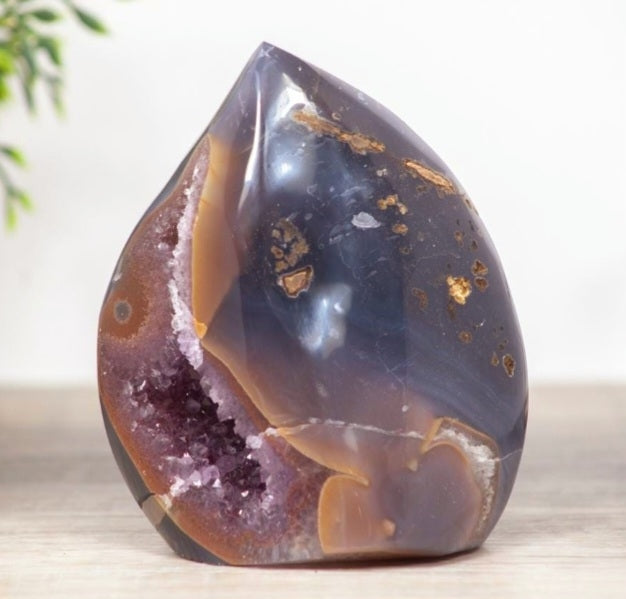 Natural Agate  - Amethyst Stone Flame Carving - FST0086