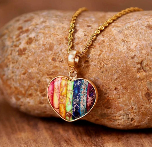 Large 7 Chakra Heart 25mm Designkjede , Gold Electroplated
