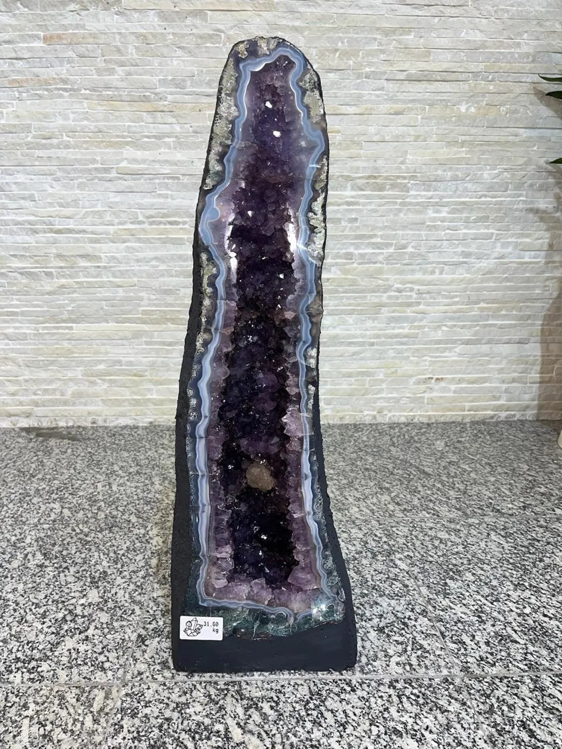 Månedens Utvalgte / Inntil 40% OFF - AMETYST GEODE - Total Weight 31.6kg - 69cm Høy - 23cm bredde - 23cm Dybde