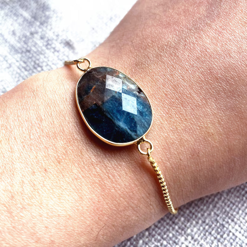 Nye MICCI Design Petit Armbånd, Gold Electroplated m/justerbar lenke, oval sten - Labradorite