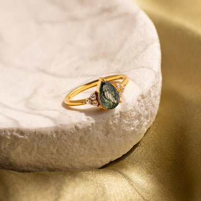 Ny & Trendy 18K Goldplated ( 925s Silver ) Art Deco Vintage Ring - med Tear Drop 10x6mm Green Moss Agate Quartz sten og Zirkoner