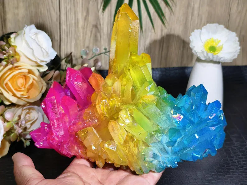 Trendy Rainbow Aura Quartz Clustre , Mixed Color, behandlet naturlig Quartz, Small 300 - 400 Gram