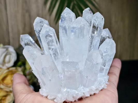 Large Klar Hvit mineralkvarts Cluster krystalldekorasjon, ca. 700gram