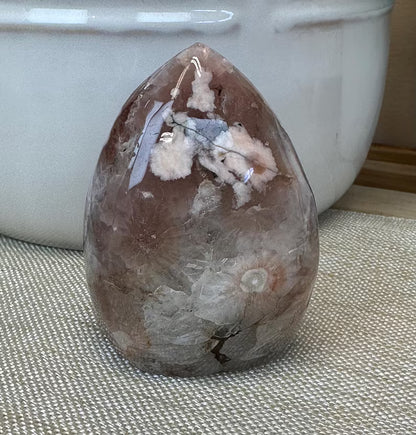Vakker Flower Agate Mountain | Blossom Summit Flame Geode, ca. 10x7.5cm - 465gram