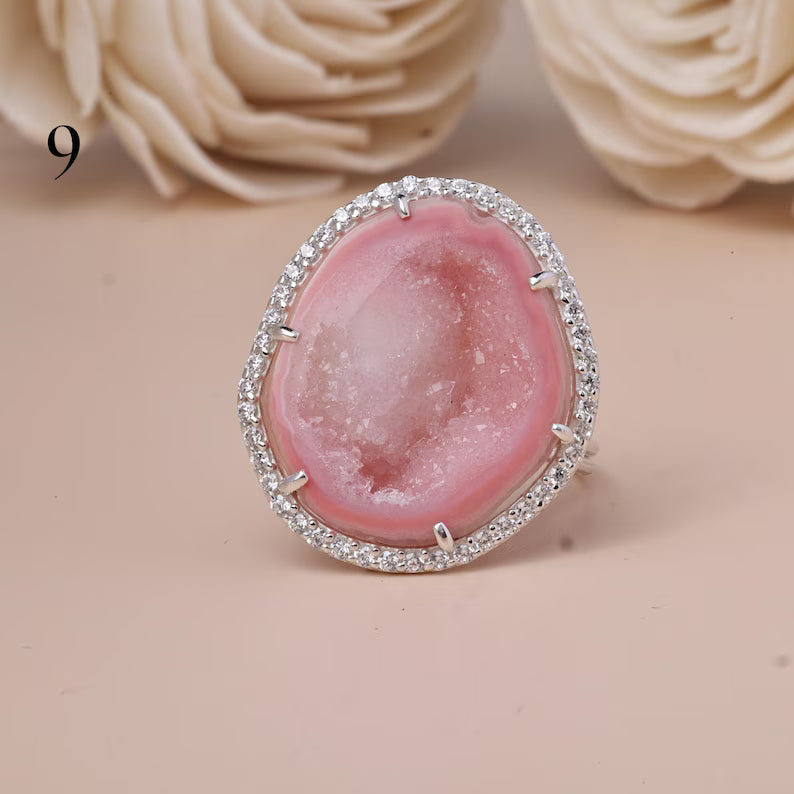 Unike og vakre AGATE Geode Druzy Ring | Sterling Silver, CZ Halo, Adjustable, Geode Size - 25x22mm