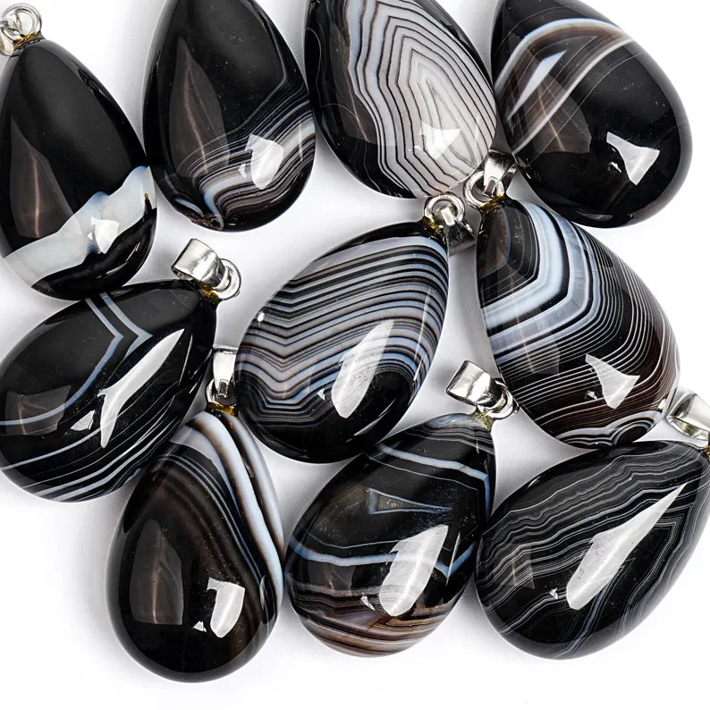 Nye Brazilian AGATE Teardrop - anheng m/ Silverplated Kjede, Black &amp; white - 30mm