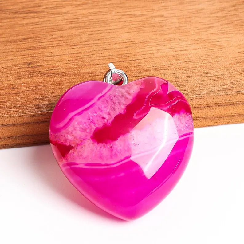 Nye Brazilian AGATE Hjerteanheng m/ Silverplated Kjede, Pink - 30mm